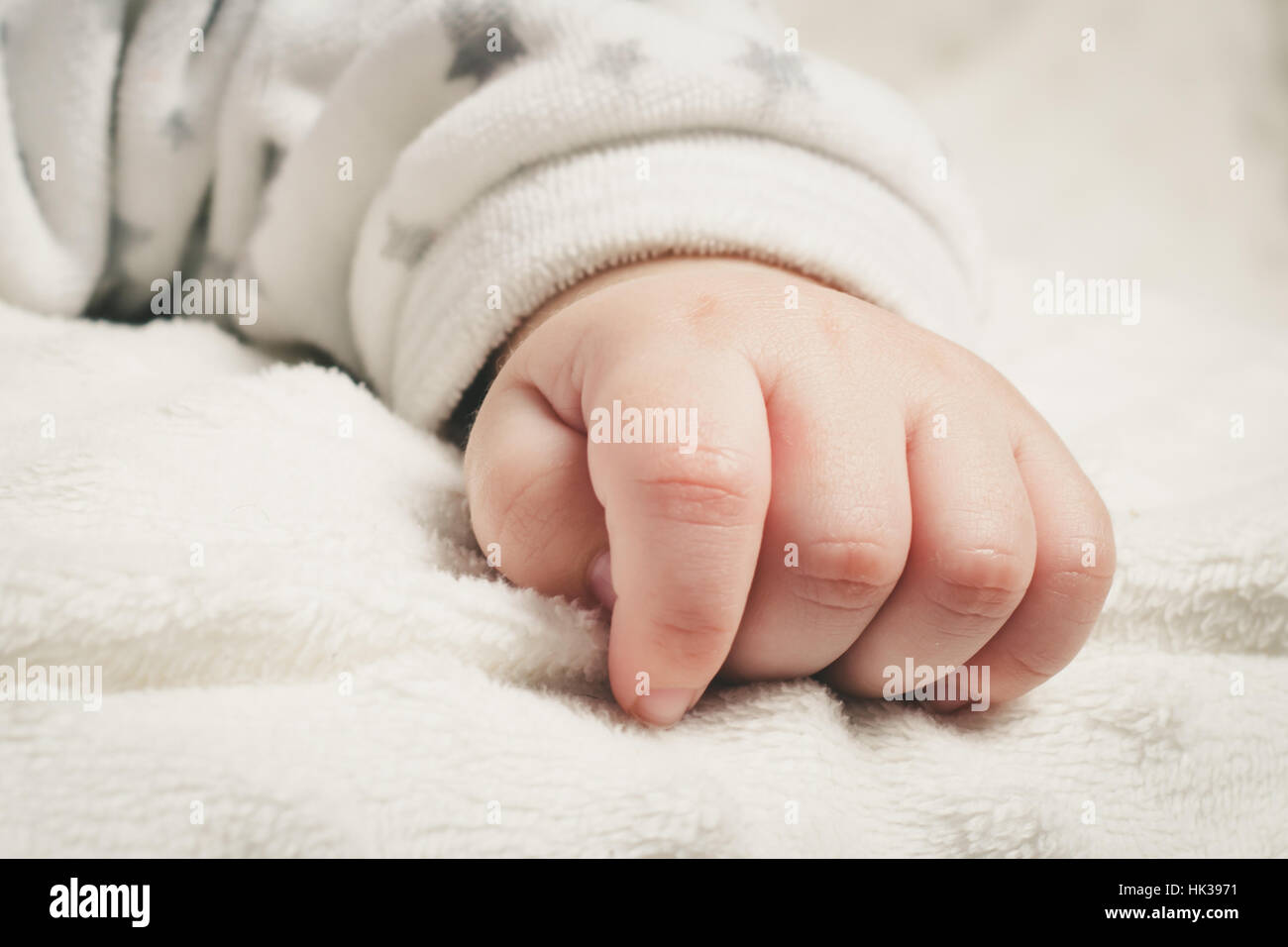 Der Makro Nahaufnahme auf Neugeborenen hand Stockfoto