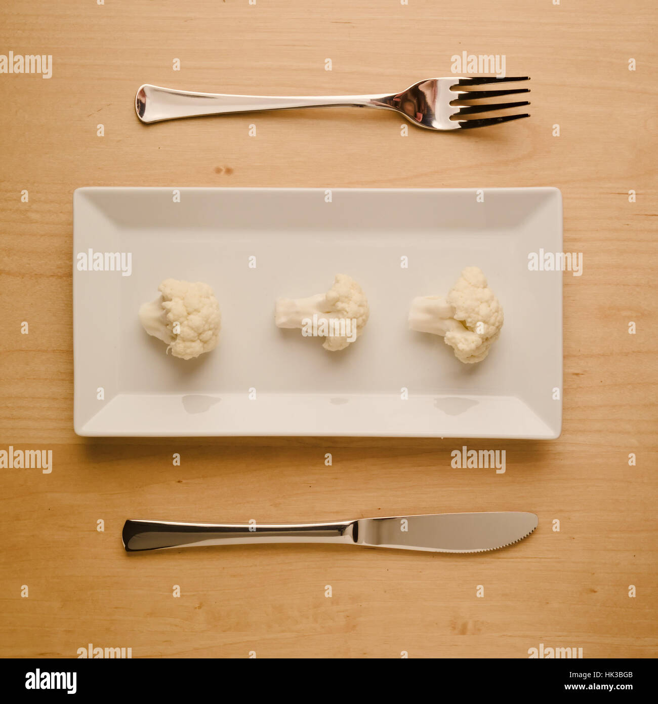 Konzept der vegane und vegetarische Low-Carb-Diät. Eine einzelne rohen ...