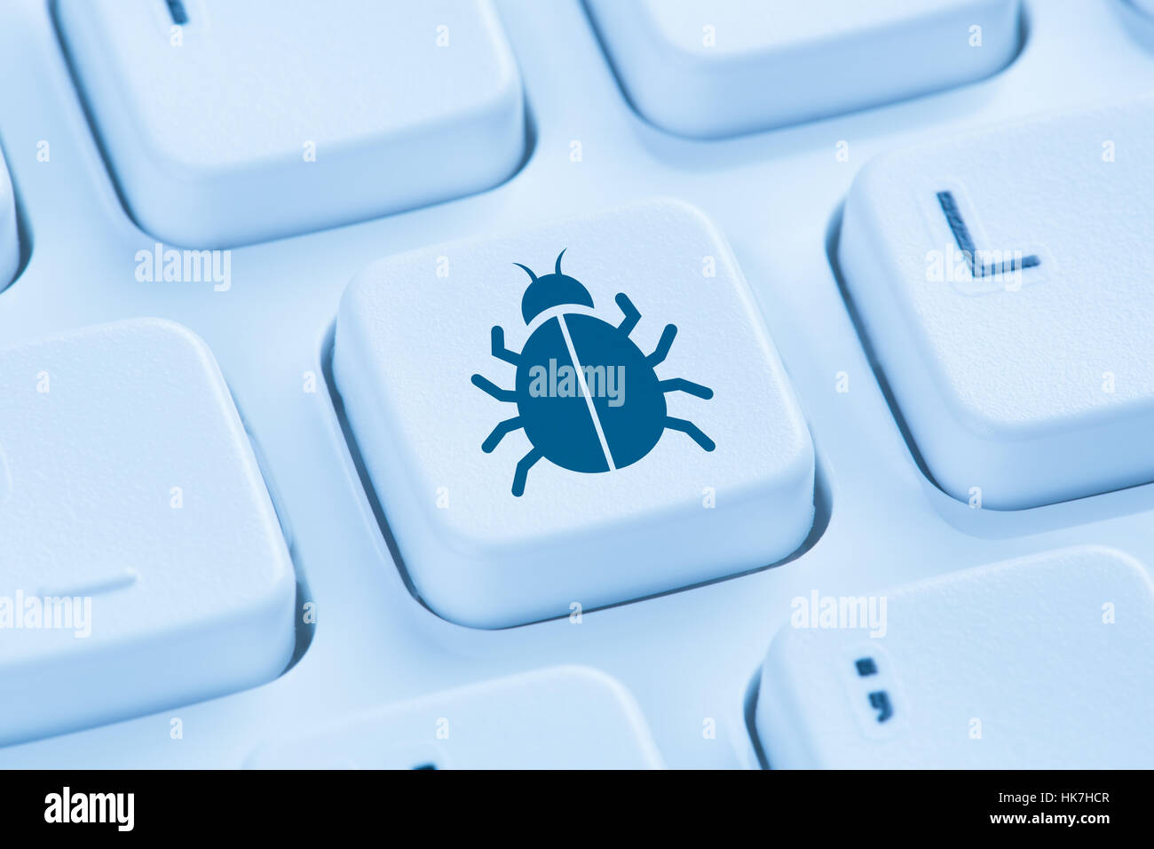 Computer-Virus Trojan Netzwerk Sicherheit blaue Symbol Internet Tastatur Stockfoto