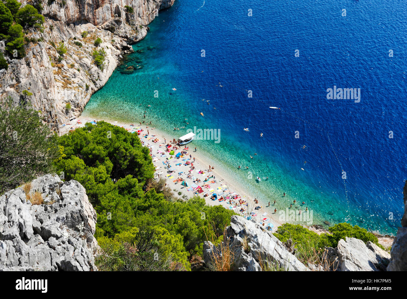 Schöner Strand an der Makarska Riviera, Makarska in Dalmatien Stockfoto