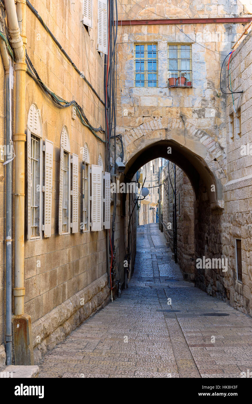 Alte Straße in der Altstadt von Jerusalem, Israel. Stockfoto