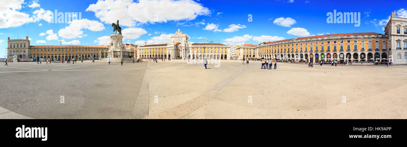 Lissabon, PORTUGAL - ca. Oktober 2016: The Praca Comercio von Lissabon Stadt, Portugal. Stockfoto