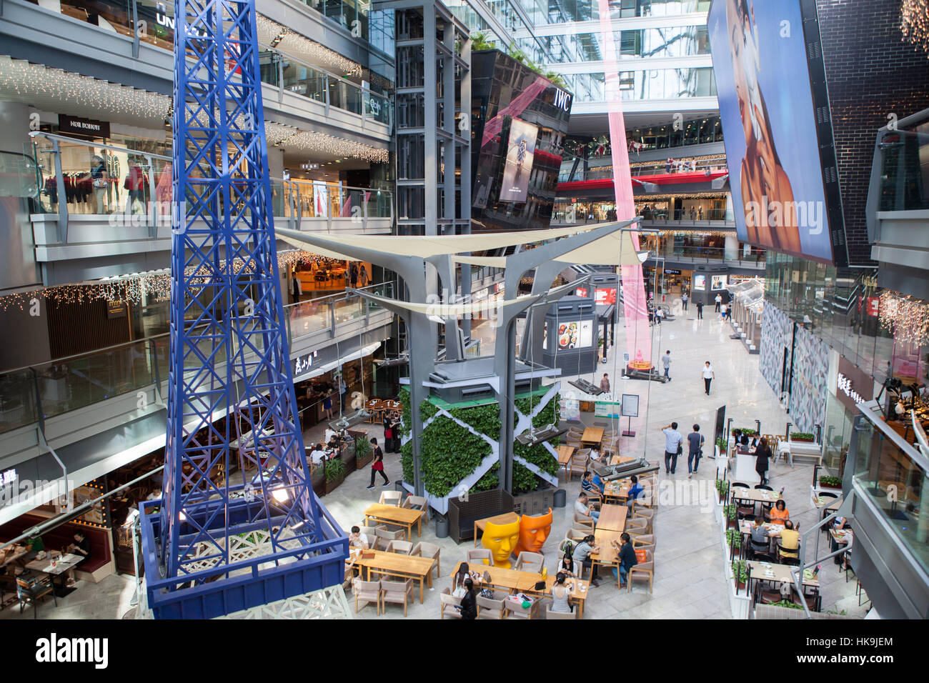 Parkview grün, Öko-Einkaufszentrum, entworfen vom Architekten Winston Shu der integrierten Design Associates. Das Gebäude wurde im Jahr 2012 fertiggestellt. Werden Stockfoto