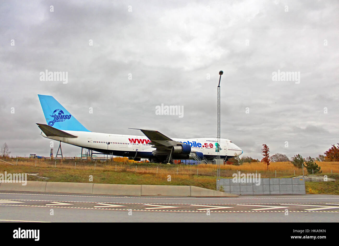 ARLANDA, Schweden - OCTOBER17, 2013: JumboStay ist eine einzigartige Herberge gebaut in einer stillgelegten Boeing 747-200 Stockfoto