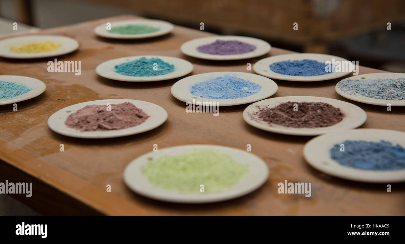 Pigmente für Keramik Verglasung verwendet. Stockfoto
