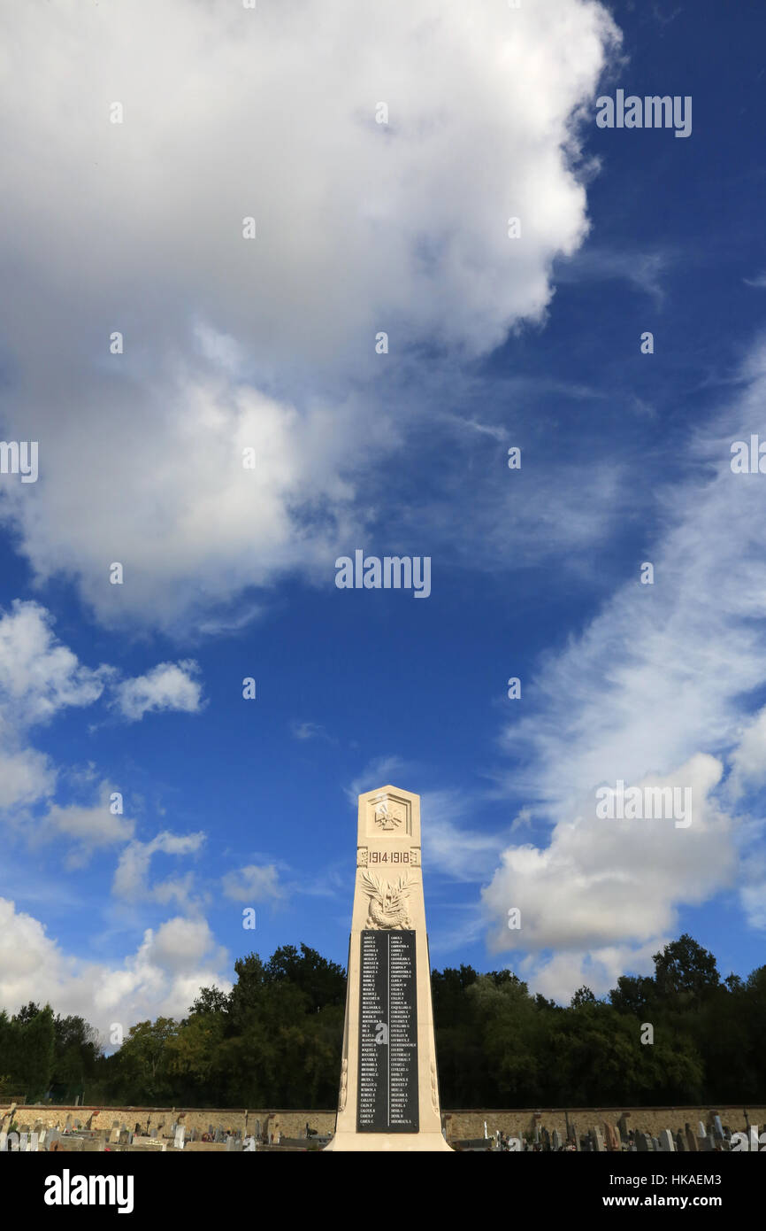 Le Monument Aux Morts. Commonweatlth Krieg. Cimetière Militaire Français. Coulommiers. Stockfoto