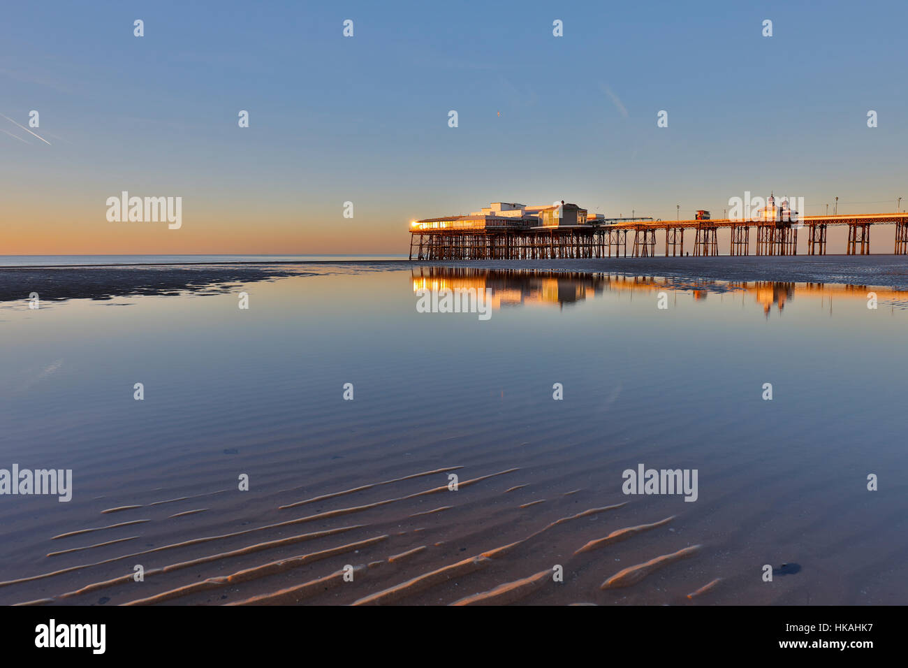 Blackpool; Strand und Central Pier; Lancashire; UK Stockfoto