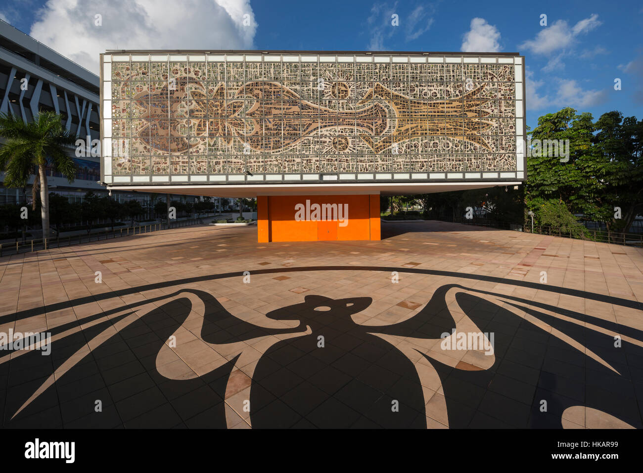 JEWEL BOX ANHANG (© IGNACIO CARRERA VORTEILS 1973) BACARDI FLEDERMAUS LOGO (© BACARDI LIMITED 1862) NATIONALEN YOUNGARTS CAMPUS MIAMI FLORIDA VEREINIGTE STAATEN Stockfoto