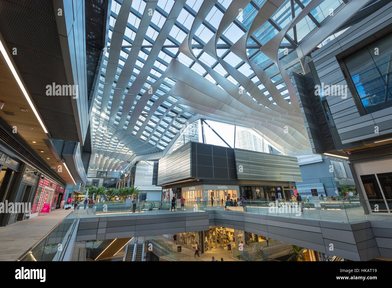 KLIMA RIBBON DACH BRICKELL CITY CENTER SHOPPING MALL (© ARQUITECTONICA / HUGH DUTTON 2016) DOWNTOWN MIAMI FLORIDA USA Stockfoto