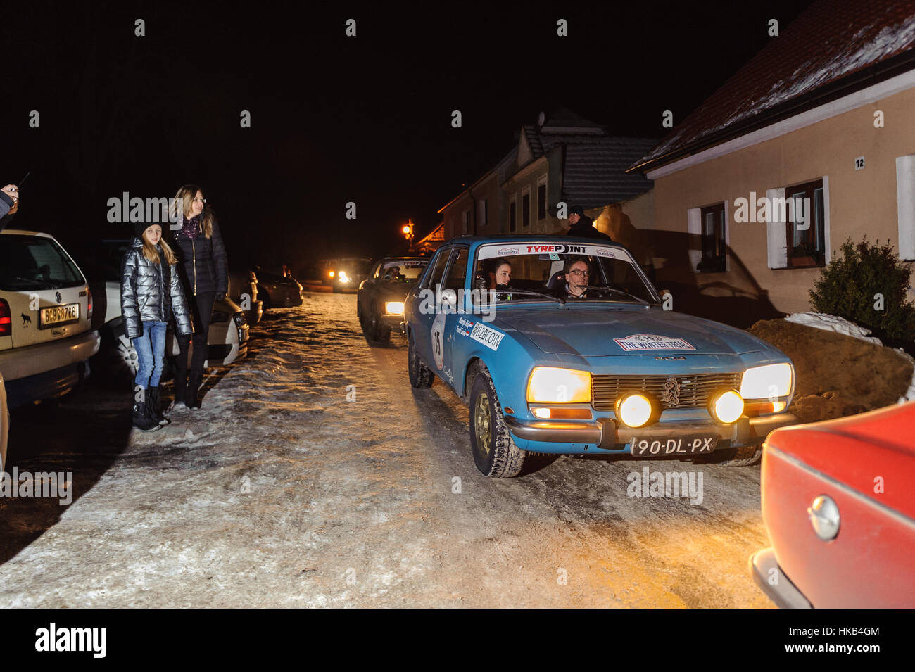 Svaty Jan Nad Malsi, Tschechische Republik. 26. Januar 2017. Der Winter Trial 2017 ist zurück in Deutschland - Tschechische Republik (im Bild) - Gebieten Österreichs. Oldtimer auf verschneiten Straßen in der Nähe von Svaty Jan nad Malsi, Tschechische Republik, 26. Januar 2017. Bildnachweis: Petr Skrivanek/CTK Foto/Alamy Live-Nachrichten Stockfoto