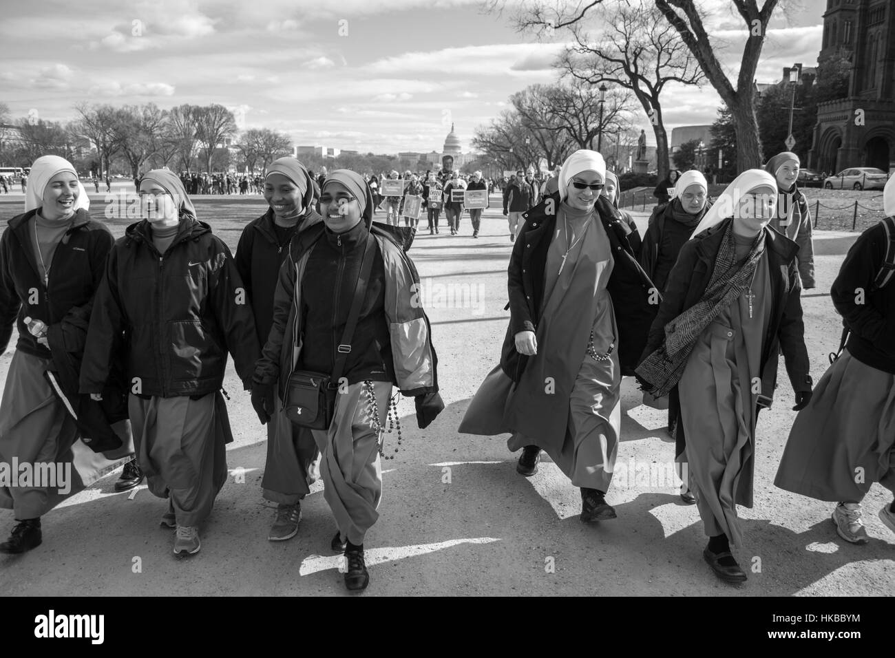 Washington, DC, USA. 27. Januar 2017. Tausende nehmen Teil an den Marsch für das Leben, eine jährliche Kundgebung Protest gegen Abtreibung, in Washington, DC gehalten. Pro-Life-Aktivisten versammeln sich am Washington Monument, Vizepräsident Mike Pence sprechen zu hören. Mike Pence ist der erste Vizepräsident an die jahrzehntealte jährliche Rallye, die Gegner der Abtreibung Credit: Dimitrios Manis/ZUMA Draht/Alamy Live News Stockfoto