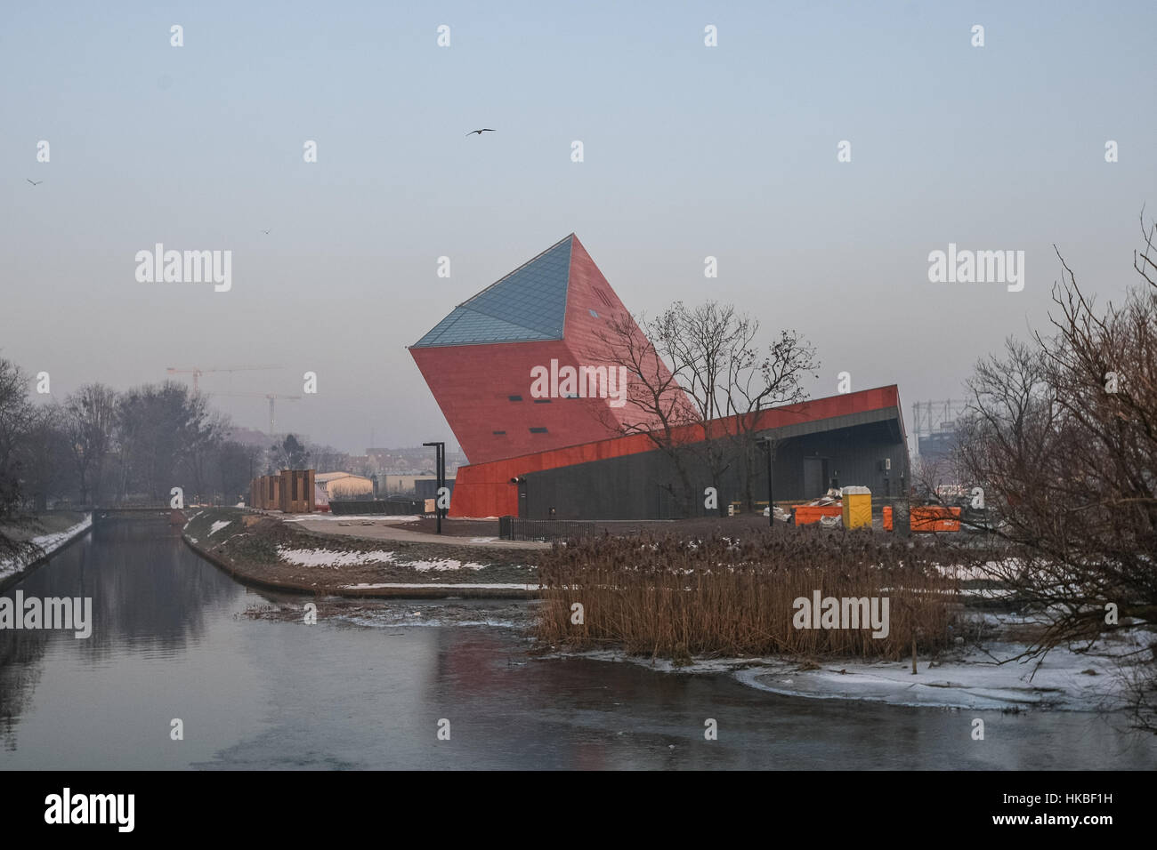 Danzig, Polen. 28. Januar 2017. Museum des zweiten Weltkrieges Gebäudes sieht man am 28. Januar 2017 in Danzig, Polen. Museum zeigt die Kriegserfahrungen von Polen und den anderen Ländern des mittleren Osten Europe.is gesehen am 28. Januar 2017 in Danzig, Polen. Museum zeigt die Kriegserfahrungen von Polen und anderen Ländern Ost-und Mitteleuropas. Bildnachweis: Michal Fludra/Alamy Live-Nachrichten Stockfoto