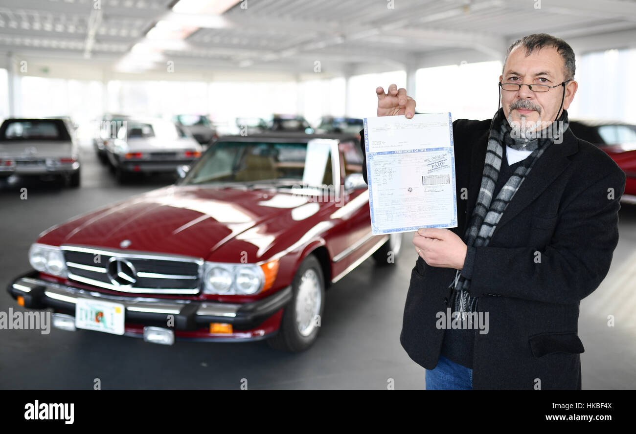 Oberhausen-Rheinhausen, Deutschland. 28. Januar 2017. Oldtimer-Händler