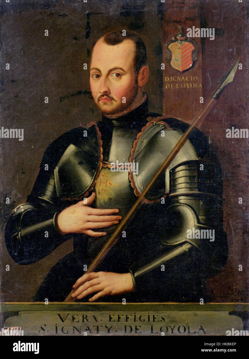 Dieses Gemälde zeigt Ignatius von Loyola, den Gründer der Gesellschaft Jesu, während seiner militanten Phase. Ignatius war eine Schlüsselfigur in der katholischen Reformation, und dieses Kunstwerk unterstreicht sein Engagement für religiöse Kriegsführung und spirituelle Führung. Stockfoto