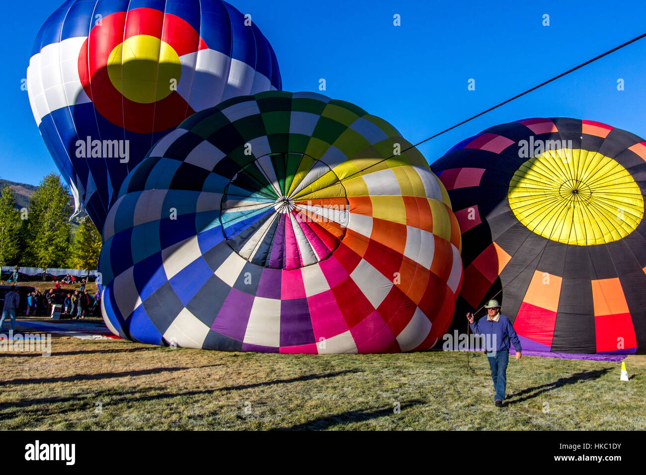 Heißluftballons fliegen in Aspen, Colorado Stockfoto