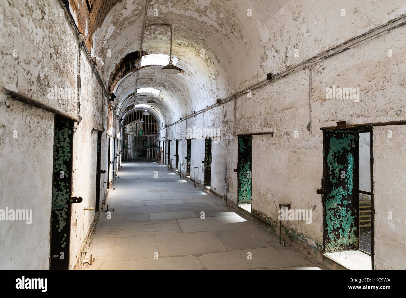 Alten Gefängnis innen mit Mauerwerk Stockfoto