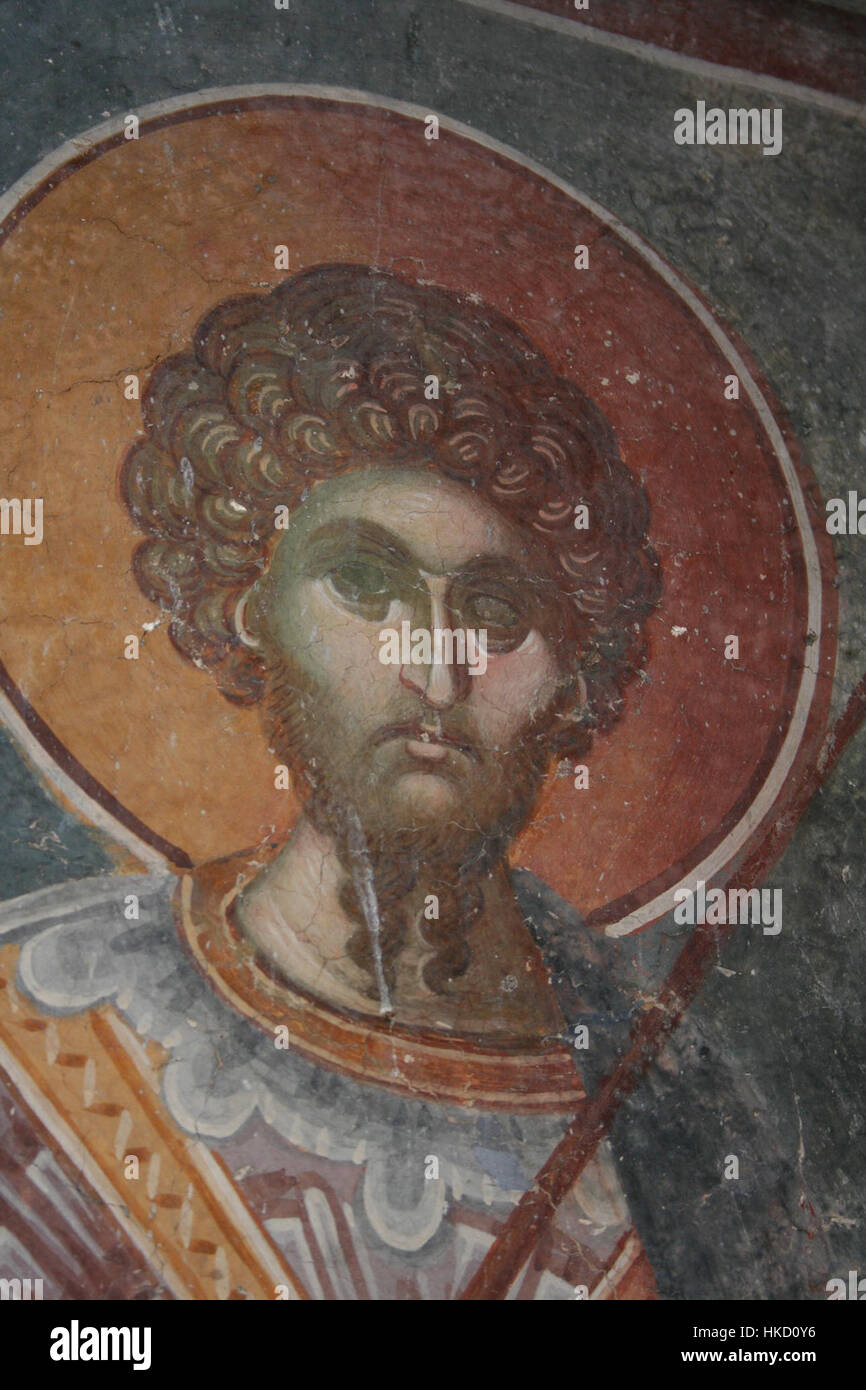 Die Fresken der St. Nikita Kirche in Banjani stellen eine visuelle Darstellung byzantinischer religiöser Kunst dar. Diese Wandgemälde veranschaulichen verschiedene Heilige und biblische Geschichten, bemalt mit lebhaften Farben und komplizierten Details. Stockfoto