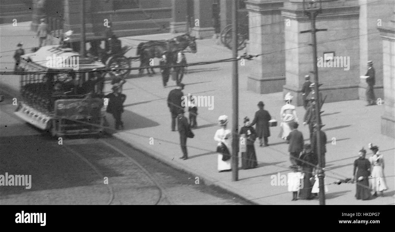 Ein Foto aus den 1890er Jahren, das das architektonische Design der Union Station in Boston zeigt. Dieses Bild zeigt die historischen Merkmale des Bahnhofs und seine Bedeutung als Verkehrsknotenpunkt im späten 19. Jahrhundert. Stockfoto