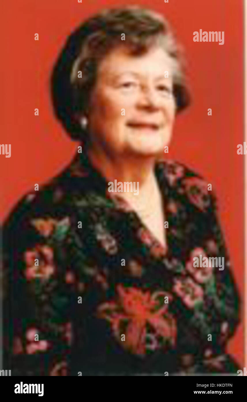 Dieses Porträt von Cllr. Louise Sinclair stellt sie in einem formalen, professionellen Umfeld dar und hebt ihre Rolle als öffentliche Figur hervor. Das Bild dient als visuelle Darstellung ihres Beitrags zur lokalen Verwaltung und zur Führung der Gemeinde. Stockfoto