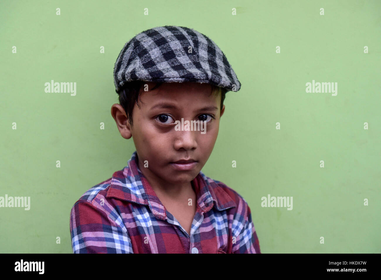 Junge mit Hemd und flache Kappe, Portrait, Provinz Phnom Penh, Kambodscha Stockfoto