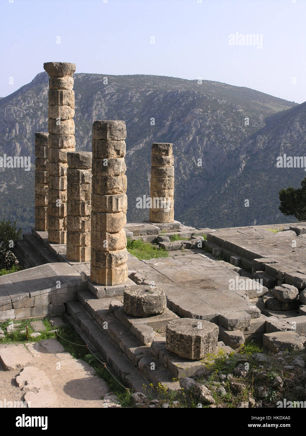 Tempel des Apollon, dorische Säulen, Delphi, Griechenland Stockfoto