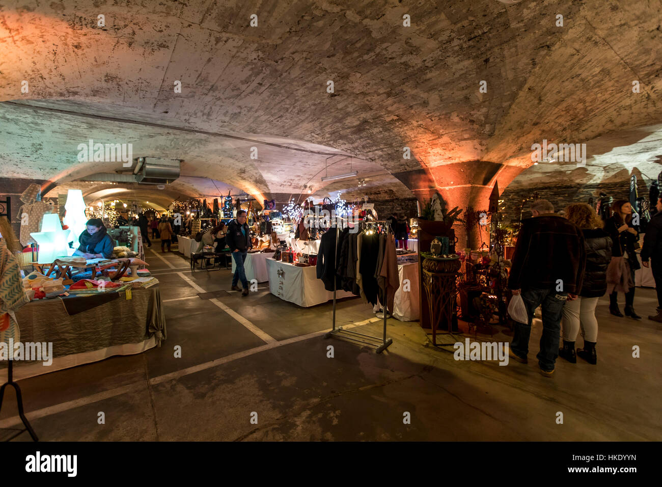 Unterirdische Weihnachtsmarkt, Weihnachtsmarkt in alter Wein vault in Traben-Trarbach an der Mosel, hier die Keller der Moselschlosschen, Deutschland Stockfoto