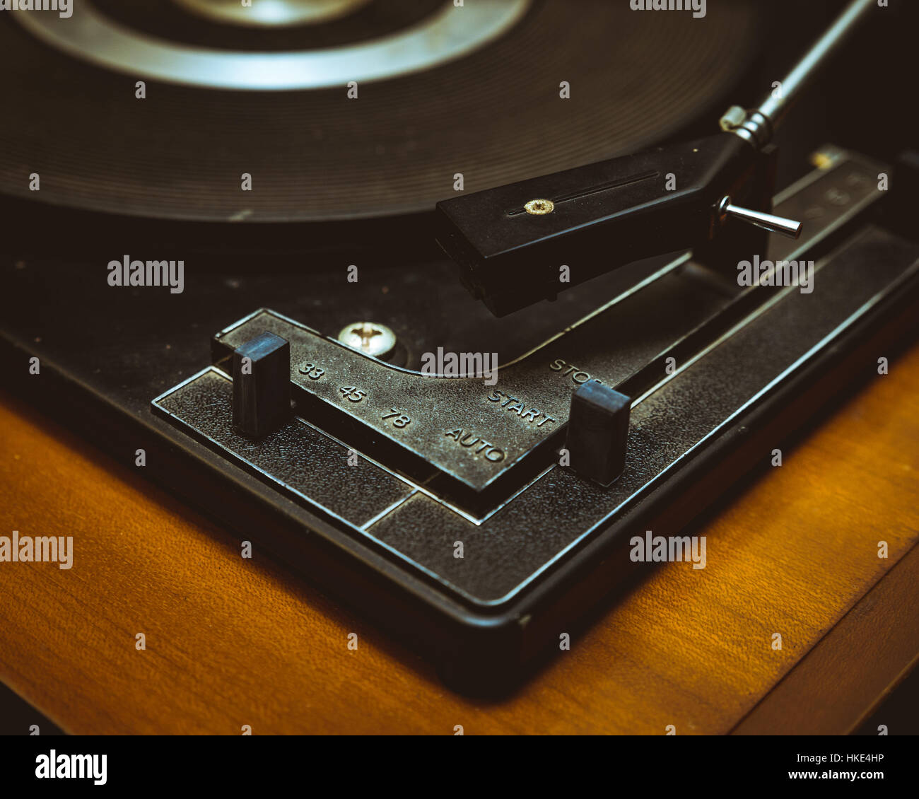 Nahaufnahme von Vintage Plattenspieler zeigen Stylus Patrone und Geschwindigkeit-Selektor Stockfoto