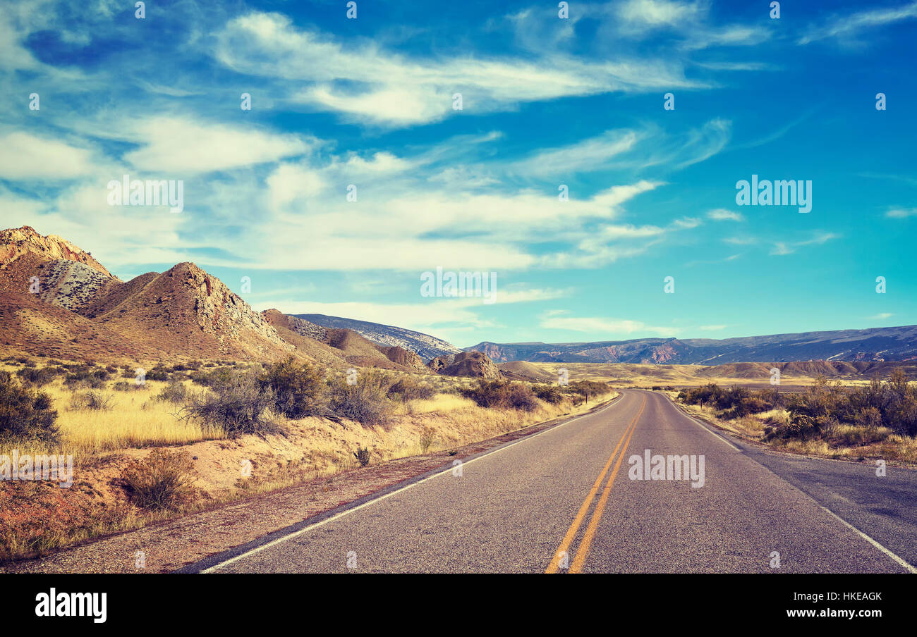 Farbe getönt endlose Straße, Reise-Konzept-Bild, USA. Stockfoto