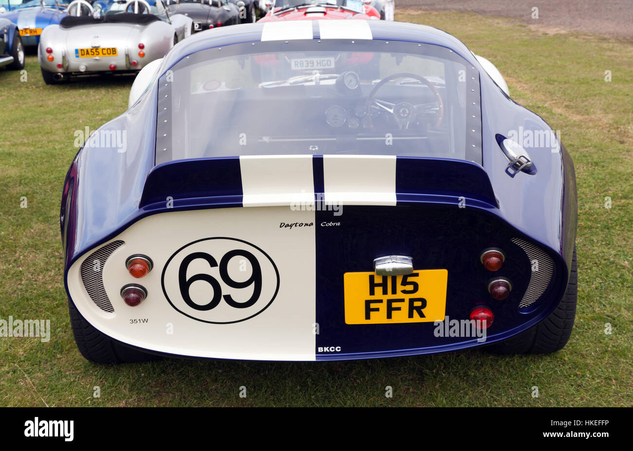 Heckansicht des eine Daytona Cobra auf dem Display in der AC-Besitzer Club Zone, im Jahr 2016 Silverstone Classic Stockfoto
