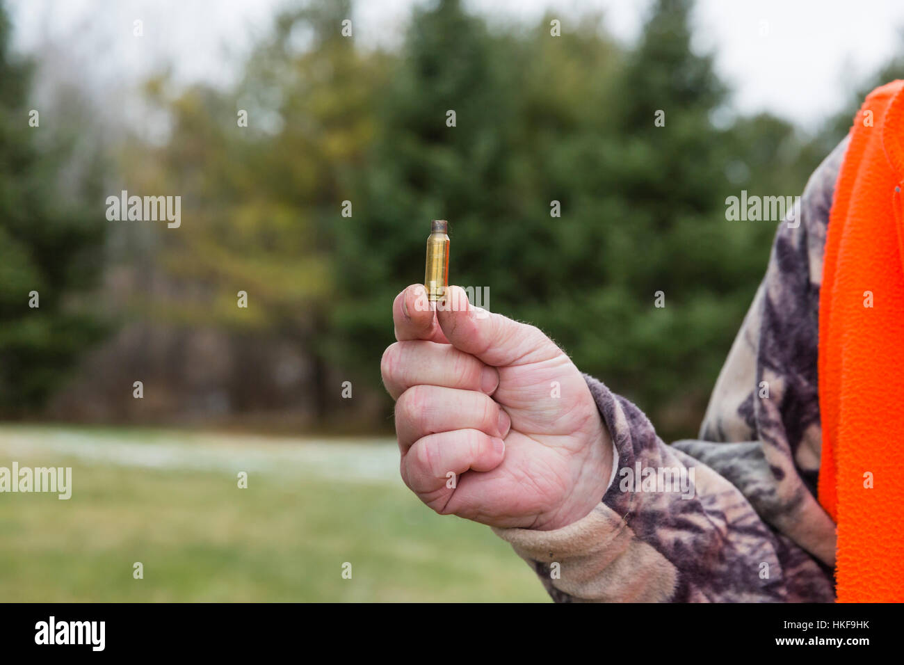 Jäger hält 6,5 Grendel Aufzählungszeichen Gehäuse Stockfoto