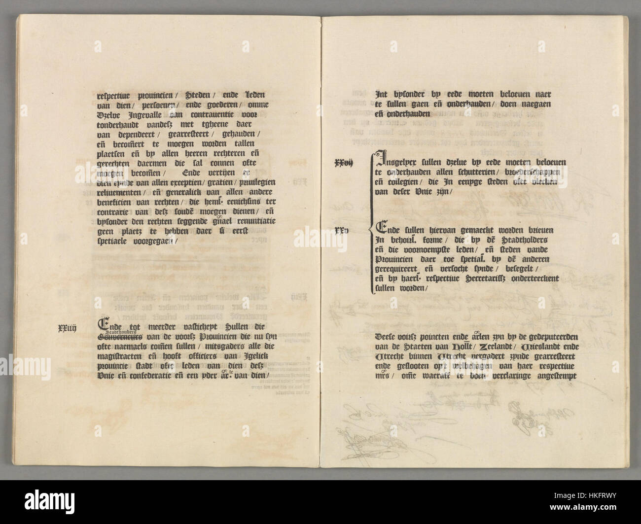 Dieses Bild zeigt das historische Dokument „Unie van Utrecht“ aus dem Nationalarchiv der Niederlande, das wichtige Momente der niederländischen Geschichte widerspiegelt. Stockfoto