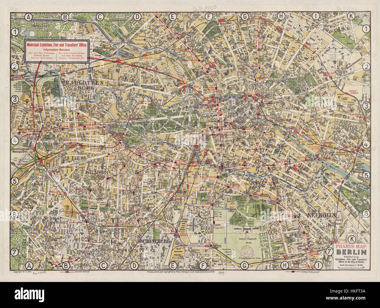 Die Pharus Map von Berlin, erstellt 1929, gibt eine detaillierte Darstellung des Stadtbildes zu Beginn des 20. Jahrhunderts vor. Es zeigt wichtige Sehenswürdigkeiten, Straßen und Viertel, die die historische Entwicklung Berlins vor dem Zweiten Weltkrieg widerspiegeln Stockfoto