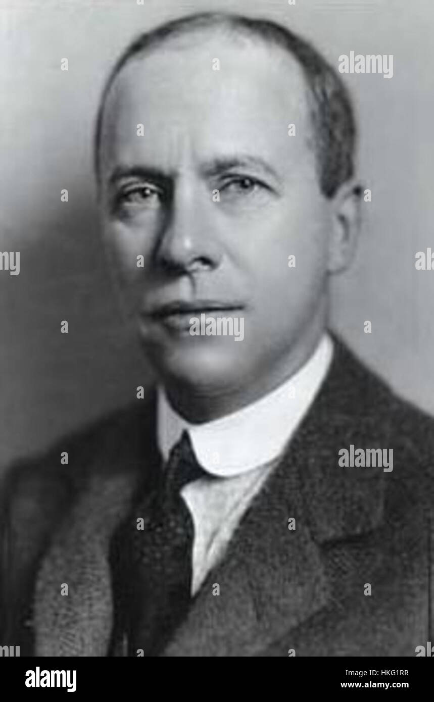 Walter Duranty war ein Pulitzer-Preis-ausgezeichneter Journalist, der in den 1920er Jahren für seine Arbeit in Sowjetrussland bekannt war Seine Berichterstattung war zwar umstritten wegen ihrer Nachsicht gegenüber der sowjetischen Politik, gab aber Einblicke in das sowjetische Leben und die Ereignisse der damaligen Zeit. Durantys Arbeit wird oft in Diskussionen über journalistische Integrität und politischen Einfluss in den Medien zitiert. Stockfoto