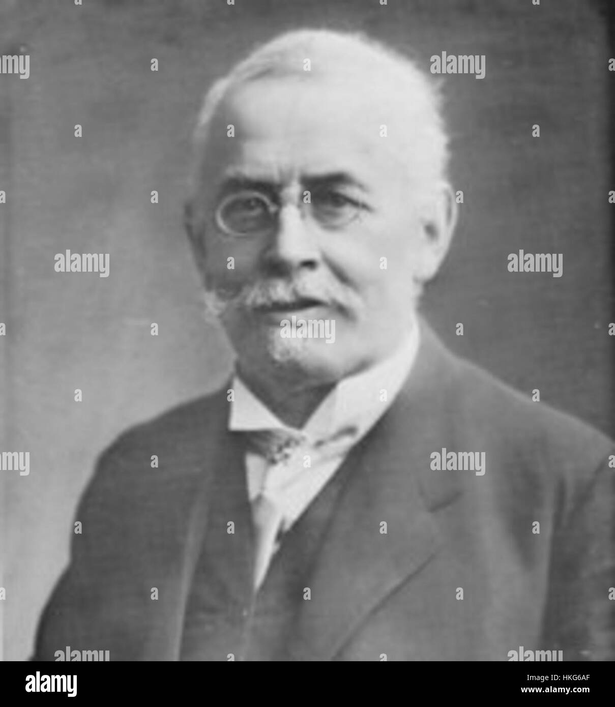 Hugo Ernst Mario Schuchardt ist bekannt für seine eindrucksvollen Werke, die Realismus mit expressionistischen Elementen verbinden. Seine Gemälde zeigen oft emotionale und humanistische Themen und beschäftigen sich mit sozialen Themen durch lebendige Bilder und überzeugende Themen. Stockfoto