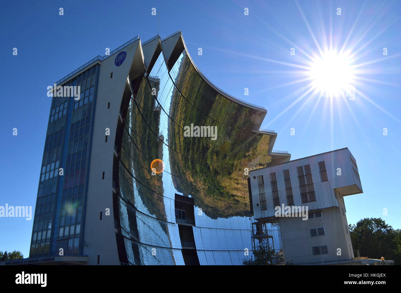 Große Solar-Ofen bei Odeillo Stockfoto