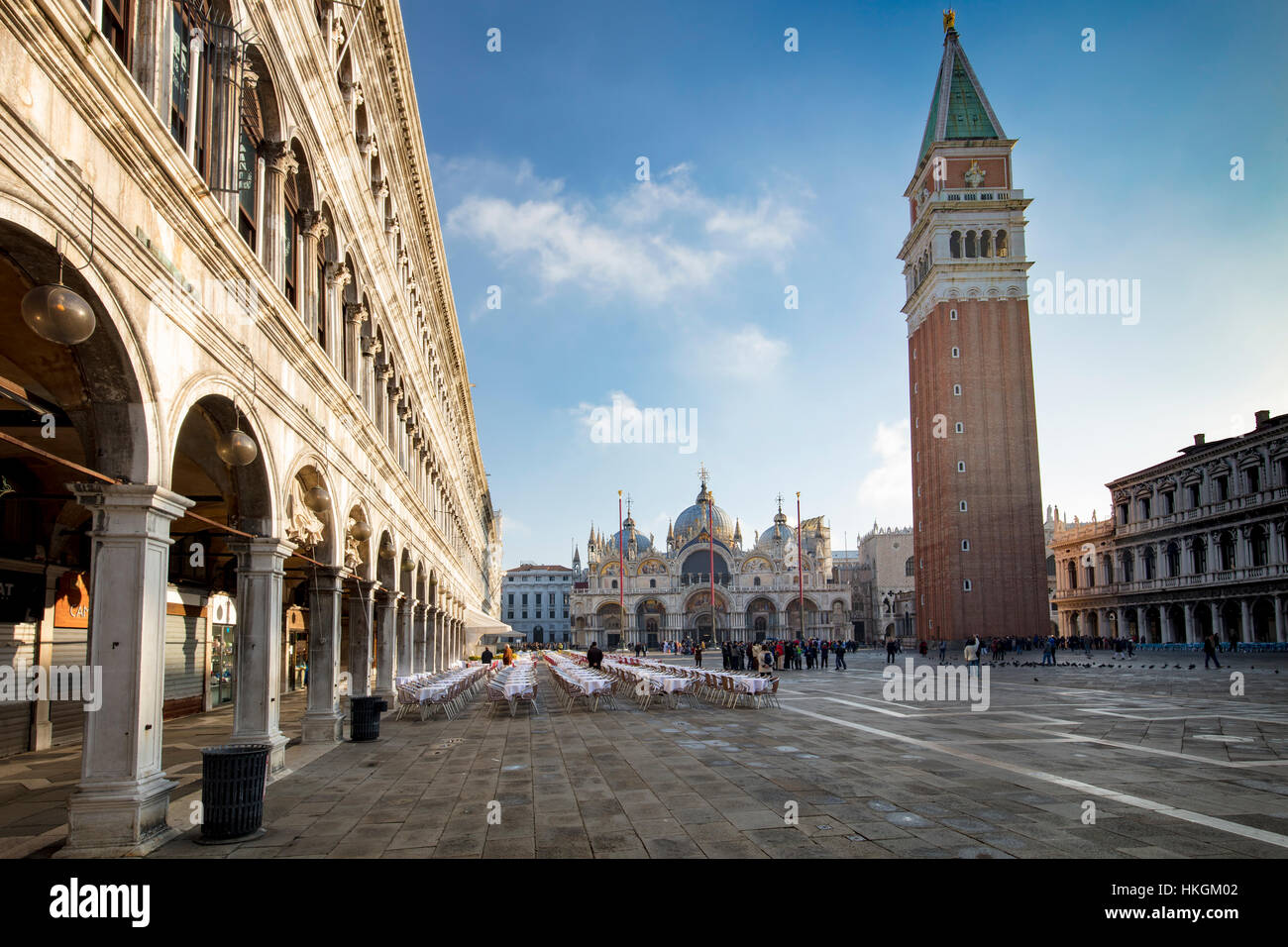 Am frühen Morgen auf der Piazza San Marco, Venedig, Veneto, Italien Stockfoto