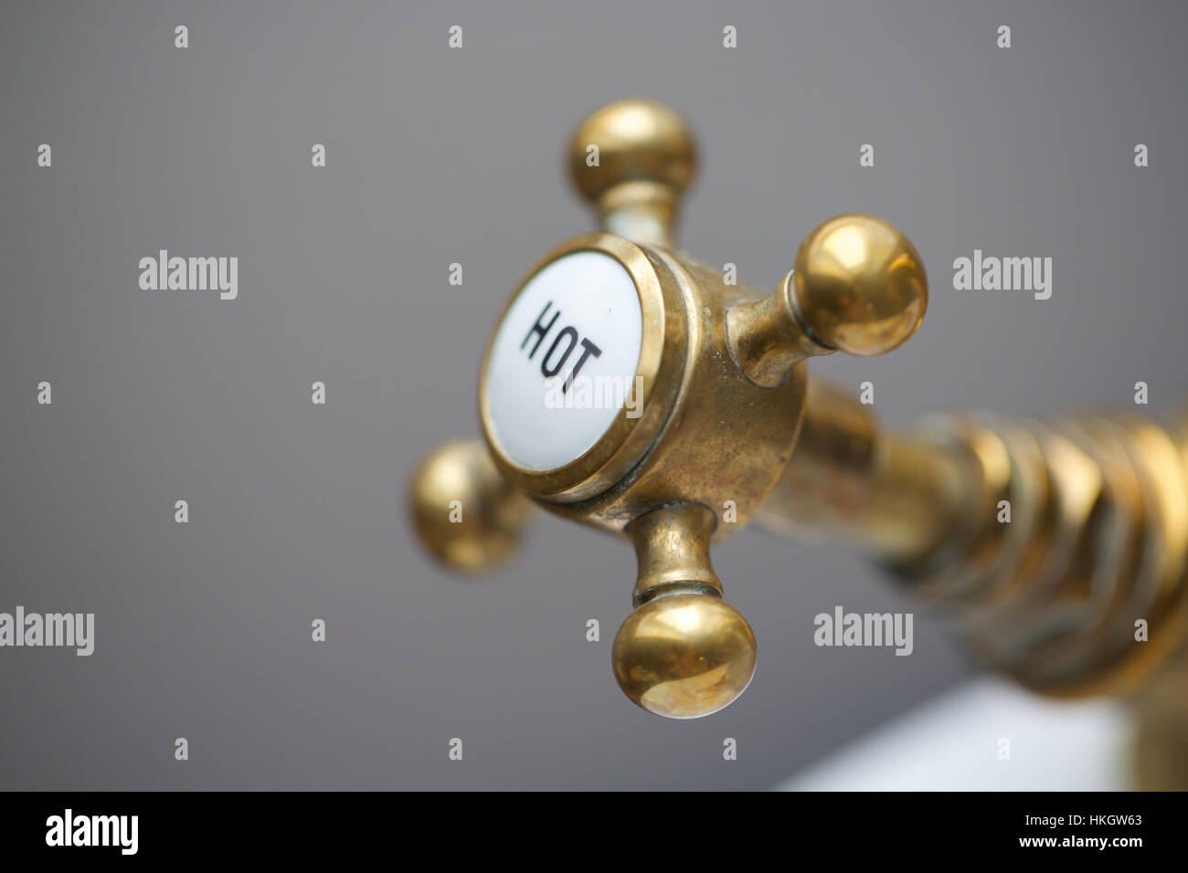 Nahaufnahme Der Warmwasserhahn Wasserhahn Wasserhahn Design Metall Stockfotografie Alamy
