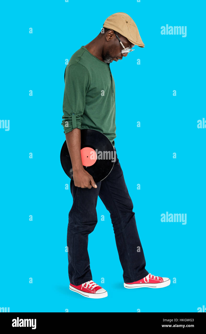 Mann hält Vinyl Retro-Konzept Stockfoto