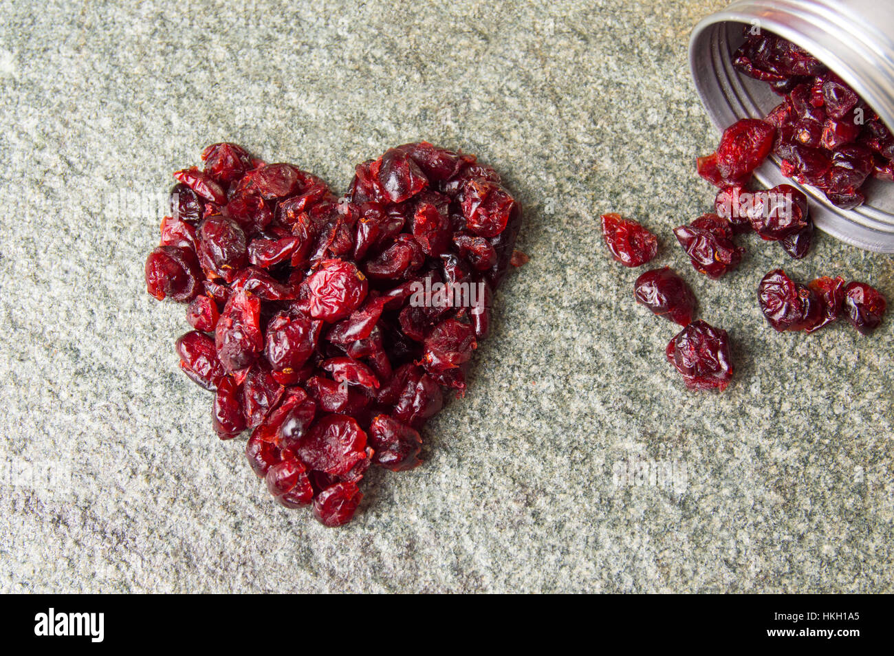 Herzform aus getrocknete Cranberry Früchte hergestellt Stockfoto