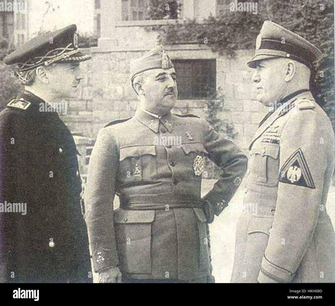 Dieses Gemälde von Franco Mussolini Serrano aus dem Jahr 1941 mit dem Titel *Franco Mussolini* befasst sich mit Themen politischer Führung und historischer Macht, die wahrscheinlich den Einfluss des faschistischen Italiens und seiner Führung während des Zweiten Weltkriegs widerspiegeln Stockfoto