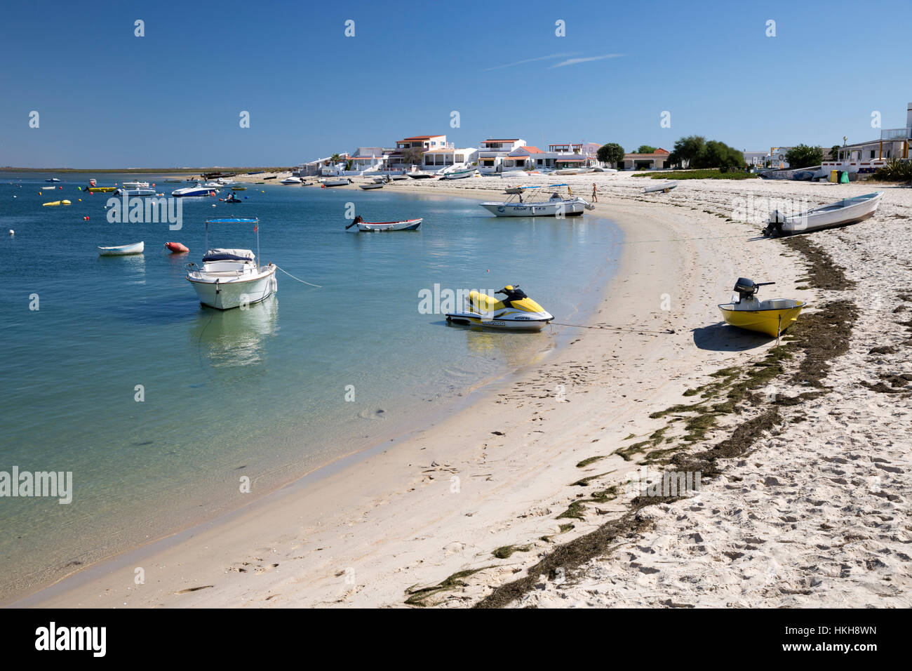 Strand und Siedlung auf Ilha da Armona Barrier Island, Olhao, Algarve, Portugal, Europa Stockfoto