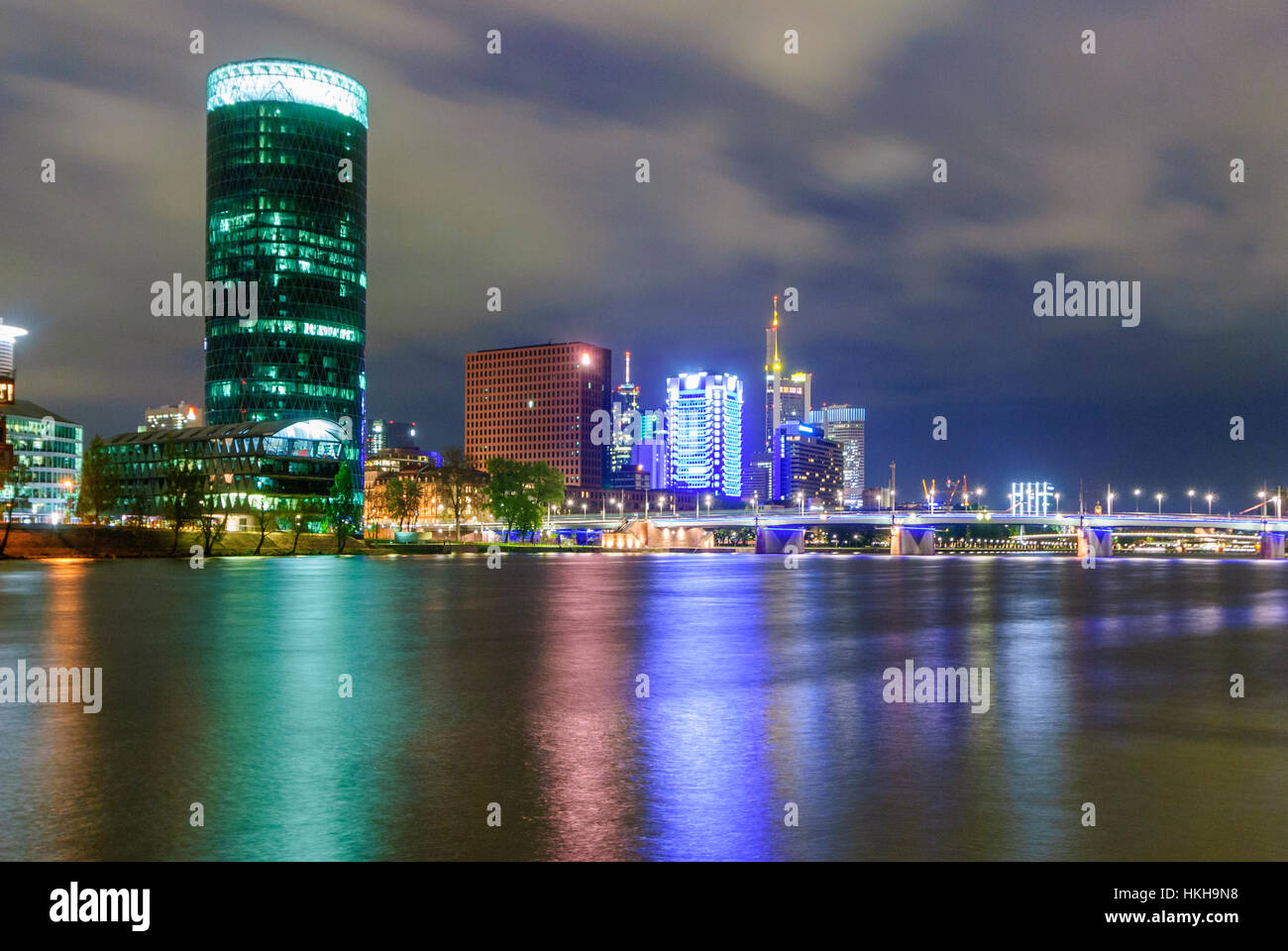 Frankfurt Am Main: Westhafen Tower am Main, Westhafen, Hessen, Hessen, Deutschland Stockfoto