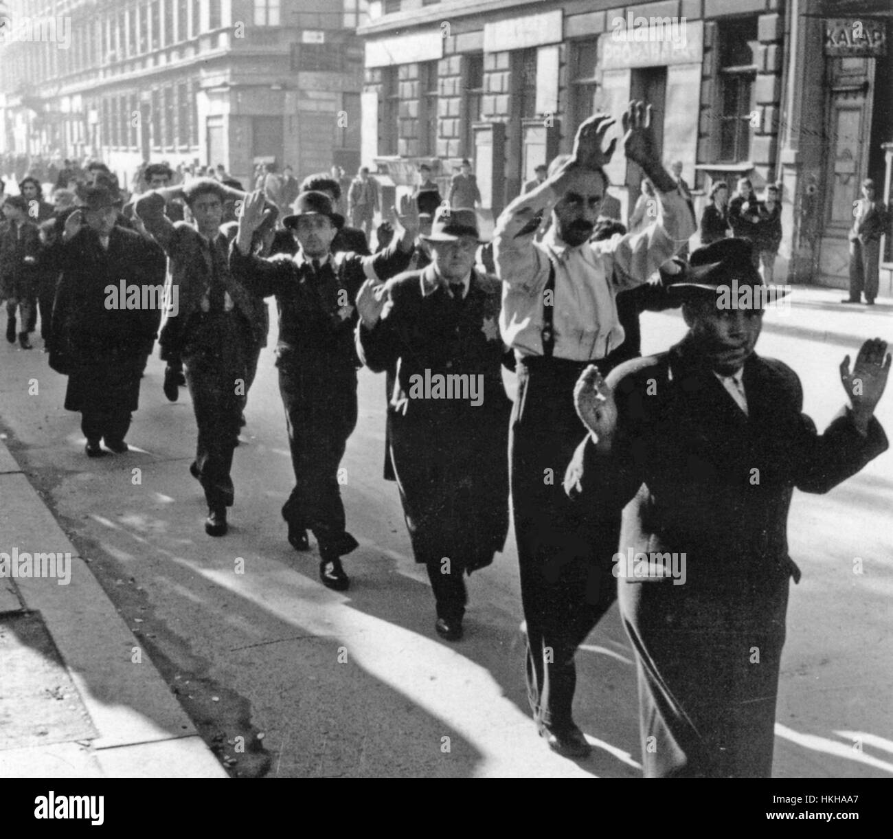 JÜDISCHE Häftlinge von Kraft Pfeilkreuzler marschierten durch Budapest Ende 1944 Stockfoto