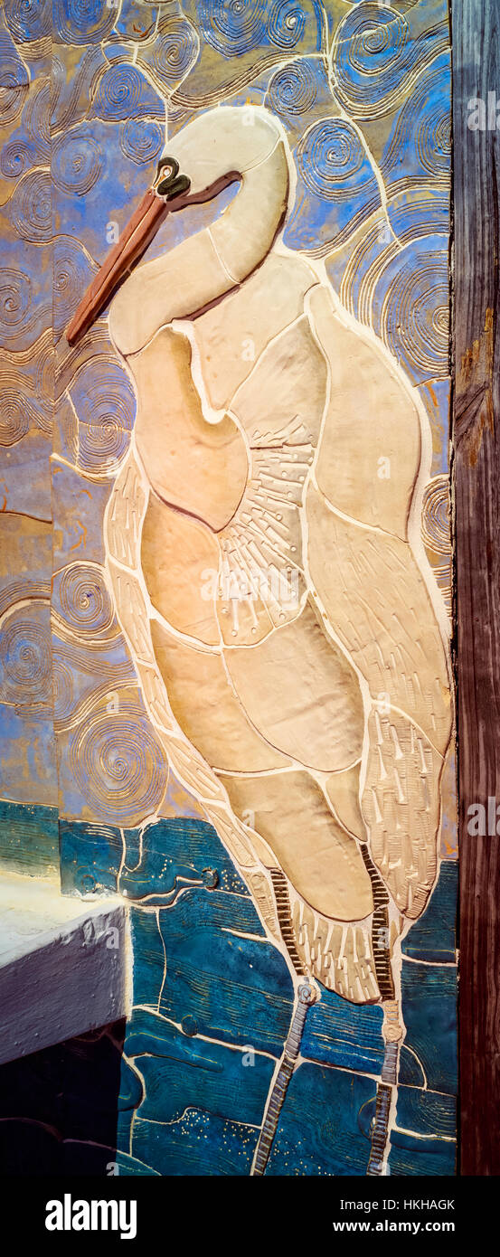Abstrakt gemalten Wandbild ein Pelikan auf Mosaik Stockfoto