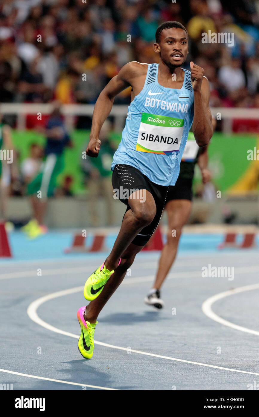 Rio De Janeiro, Brasilien. 12. August 2016.  Leichtathletik, Karabo Sibanda (BOT) im Wettbewerb der Männer 400m Vorlauf bei den Olympischen Sommerspielen 2016. © Paul J. Stockfoto