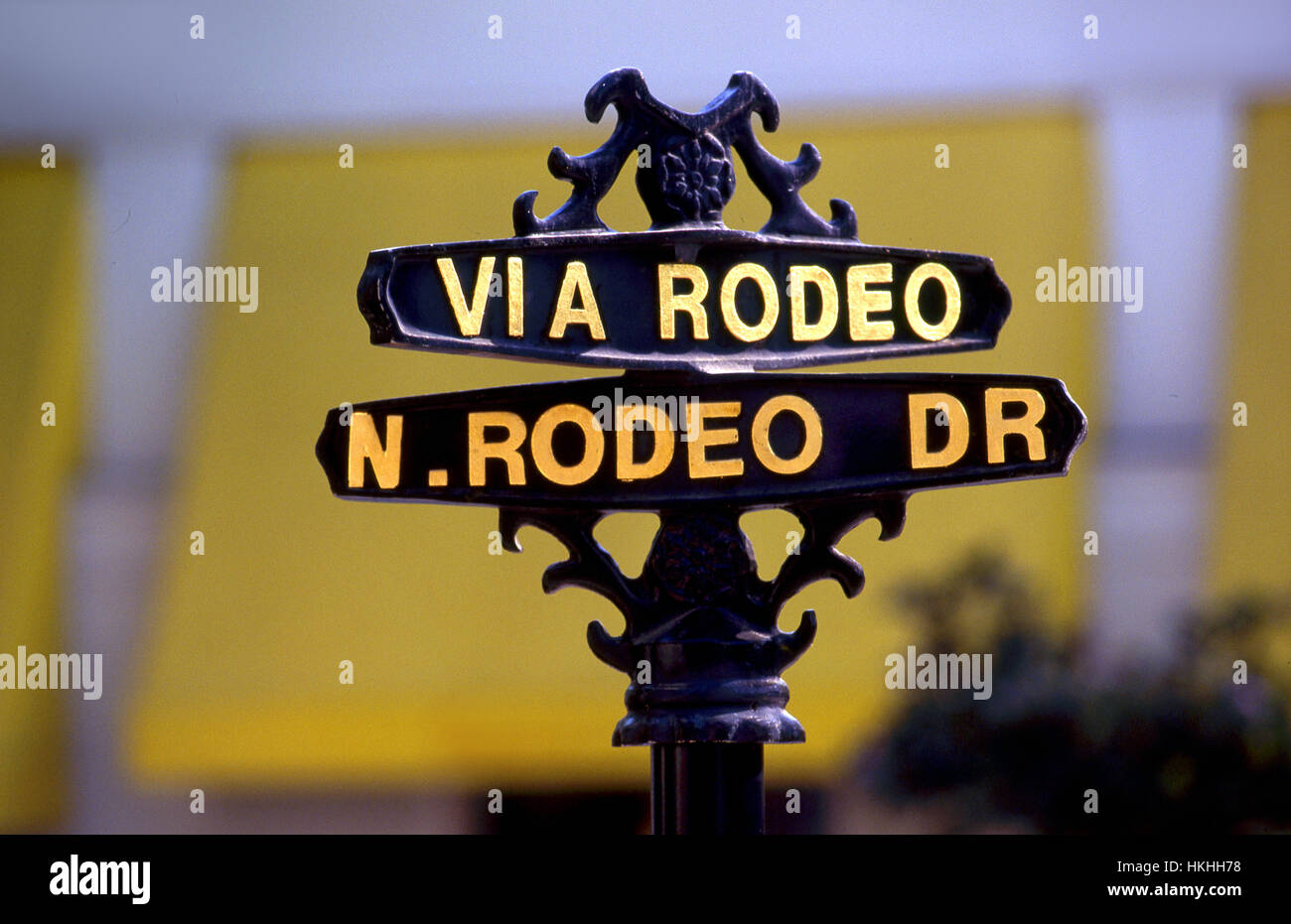 Melden Sie Einkaufsviertel Rodeo Drive in Beverly Hills, Kalifornien an Stockfoto