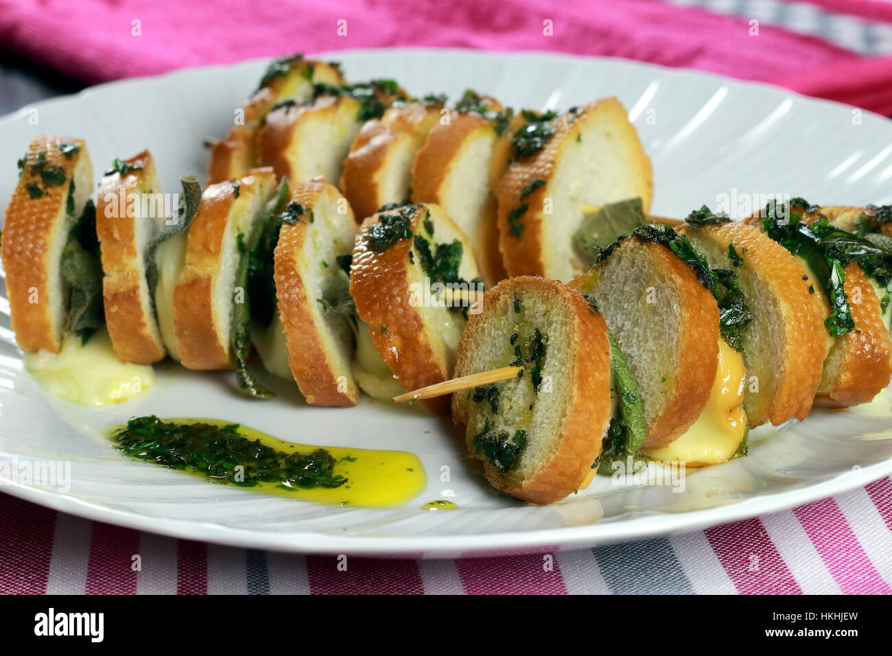 Käse spieße -Fotos und -Bildmaterial in hoher Auflösung – Alamy