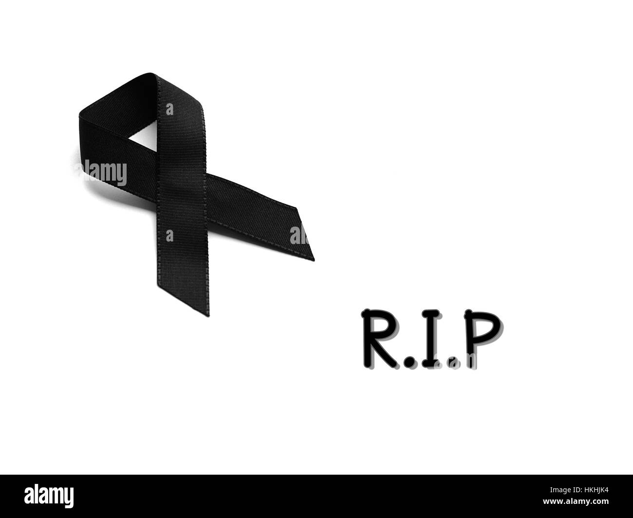 Schwarz Farbband für Trauer mit R.I.P Text auf weißem Hintergrund Stockfoto