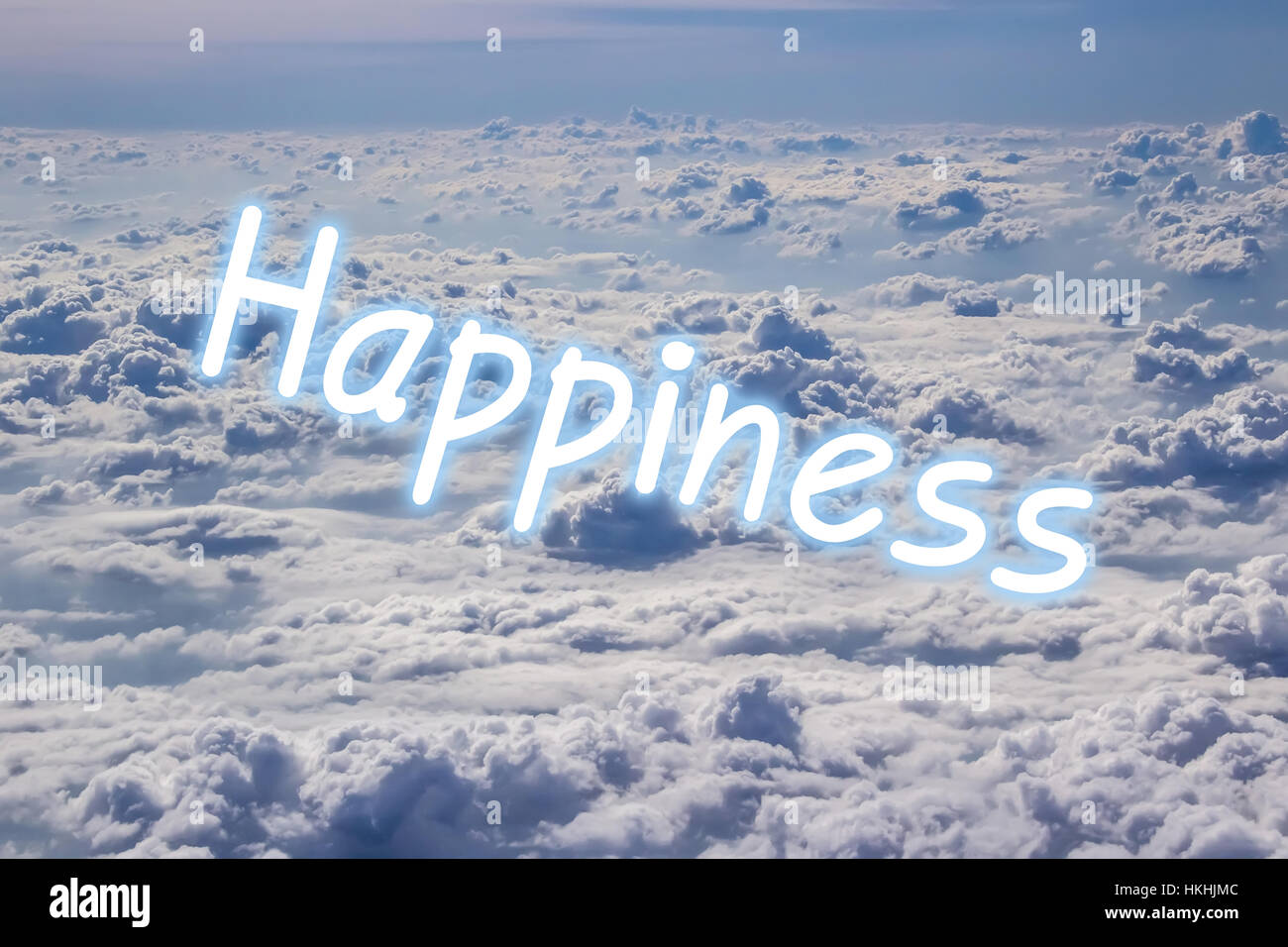Glück-Text auf die Wolke am Himmel sanft konzentrieren Luftbild Stockfoto