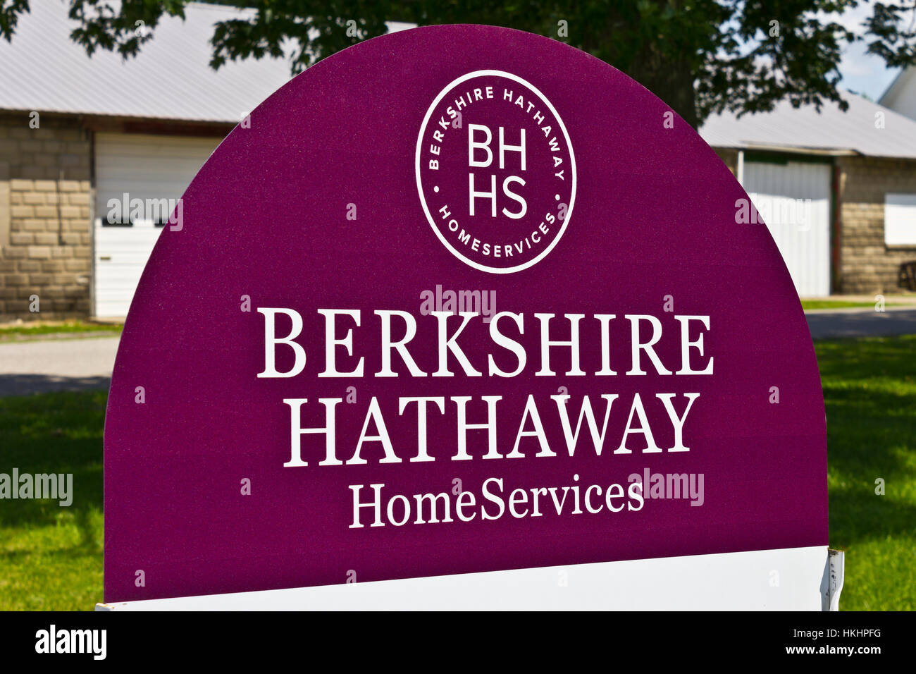 Lafayette, IN - ca. Juli 2016: Berkshire Hathaway HomeServices Zeichen. HomeServices ist Tochtergesellschaft von Berkshire Hathaway Energie ich Stockfoto